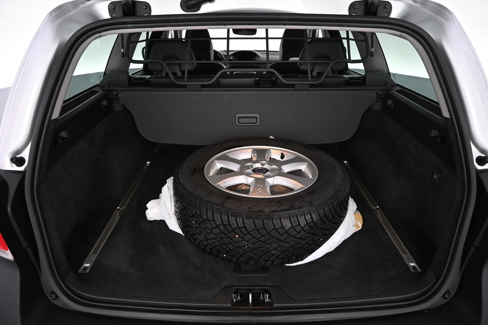 Car Image - 1nSuv9h44EyVXNWCzedXk4