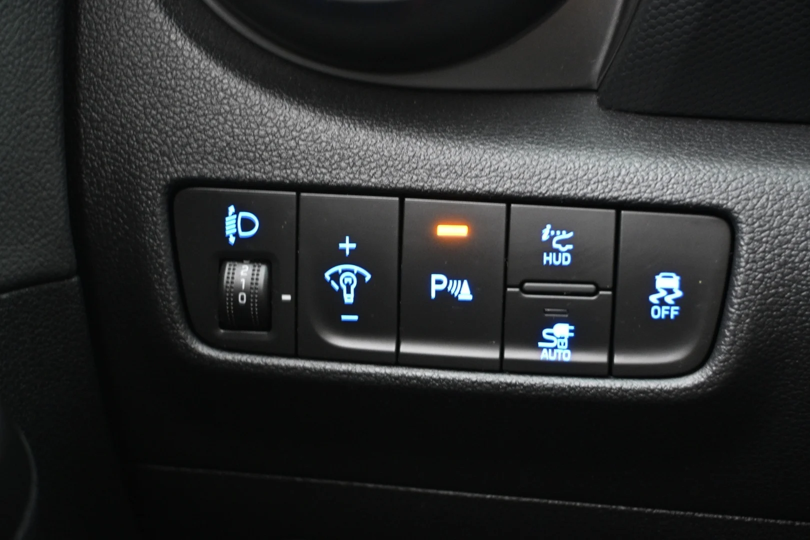 Car Image - 6owo6rmd9KNaFdNN1GJqBZ