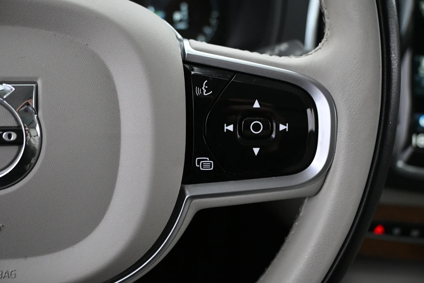 Car Image - 5JlvR56cpBzM5cDSRKoZrt