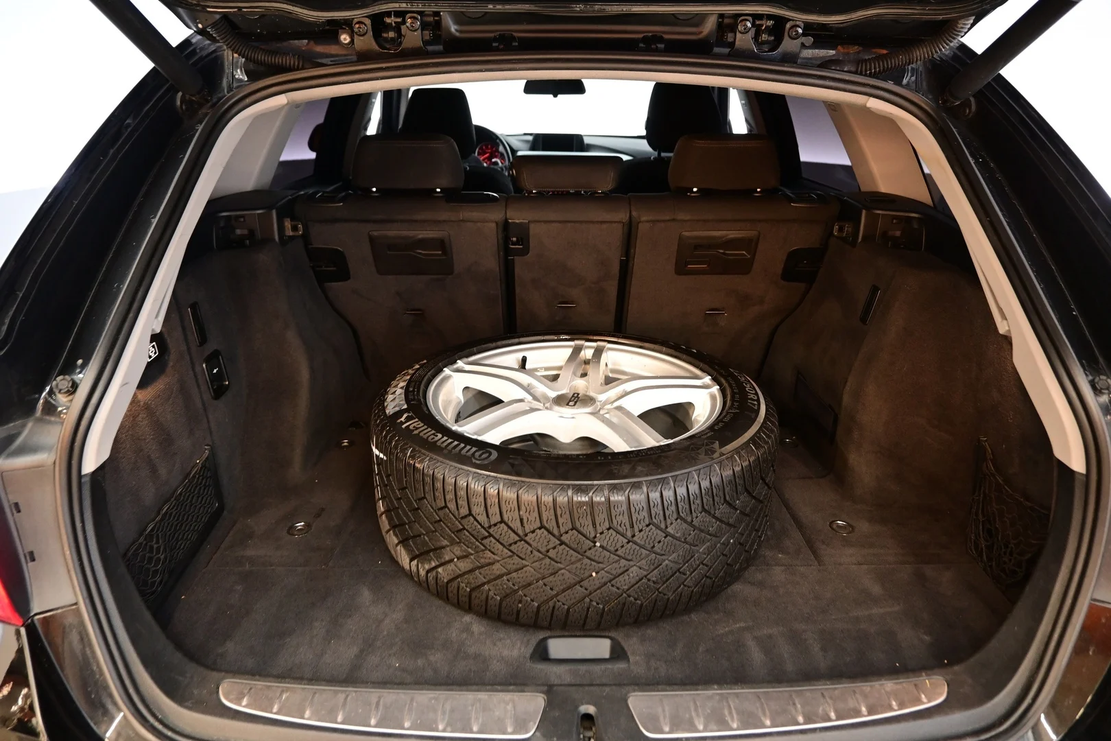 Car Image - 1mJgNUv7tmtBExlt7VLTMT
