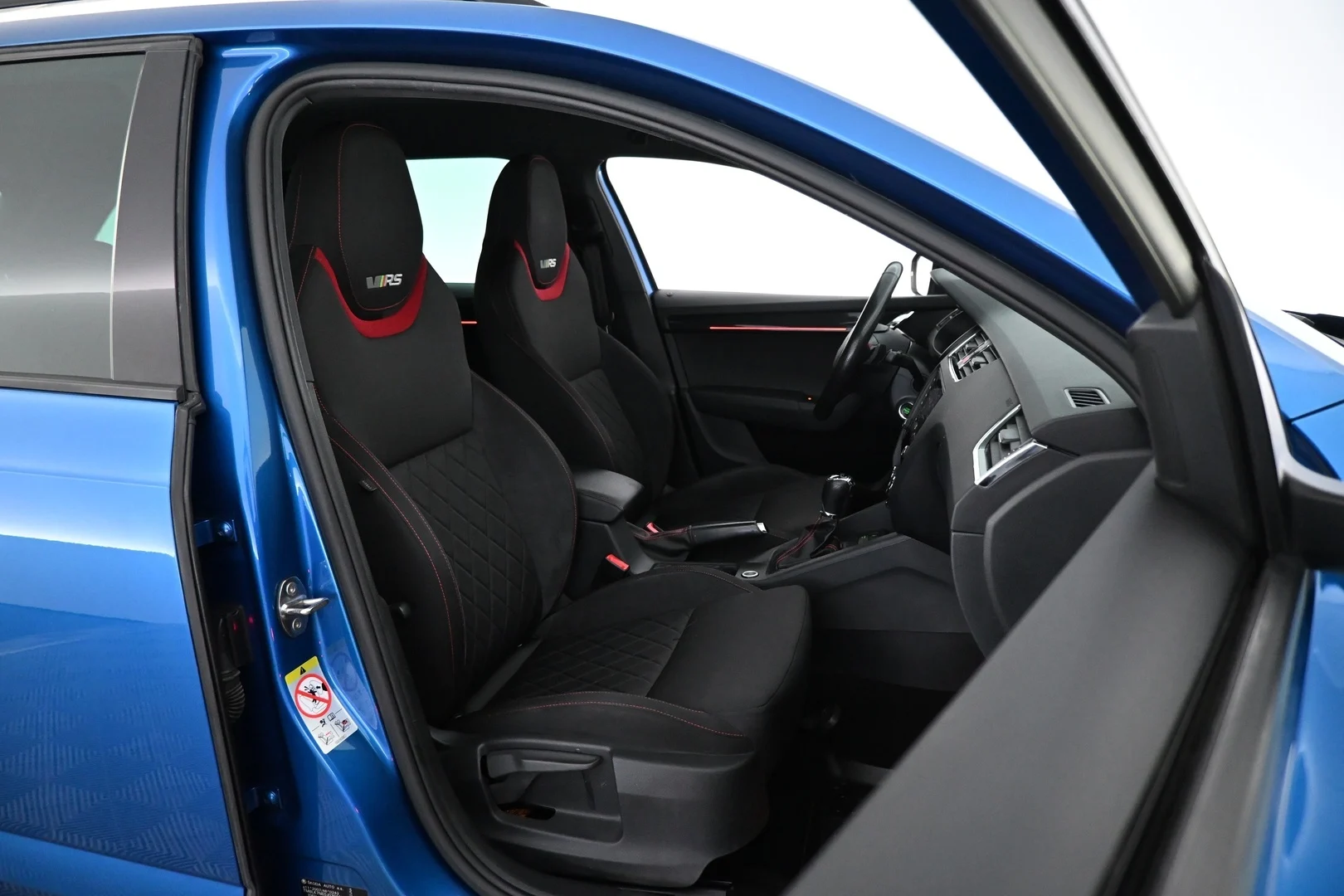 Car Image - cv10tFgoMR17Xz4XF98bd