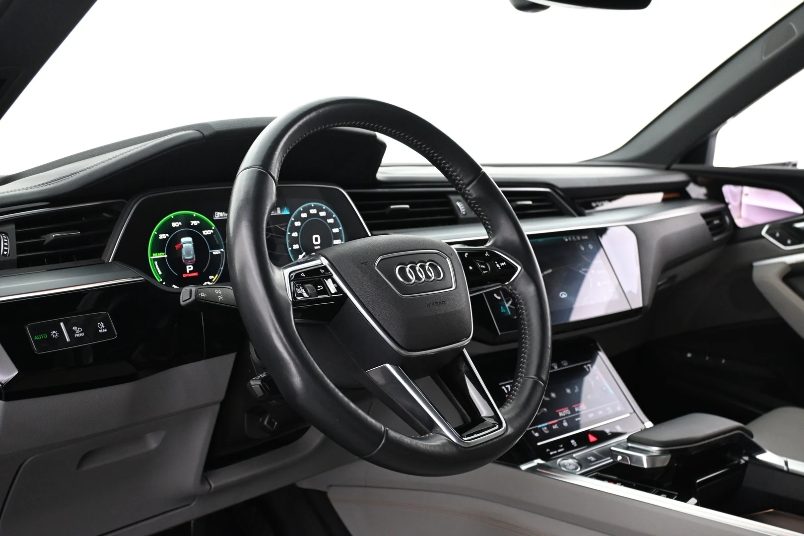 Car Image - 5tI86P4IYCglB5Gz8T0IeF