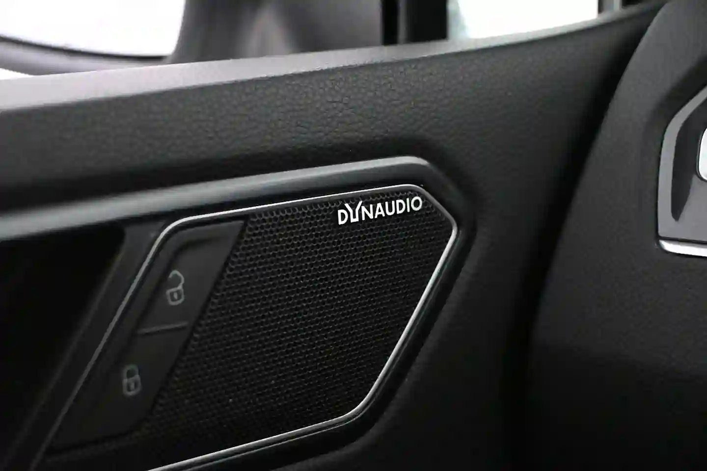 Car Image - 5jyEKBH7xgpFWLPsHaF7QC