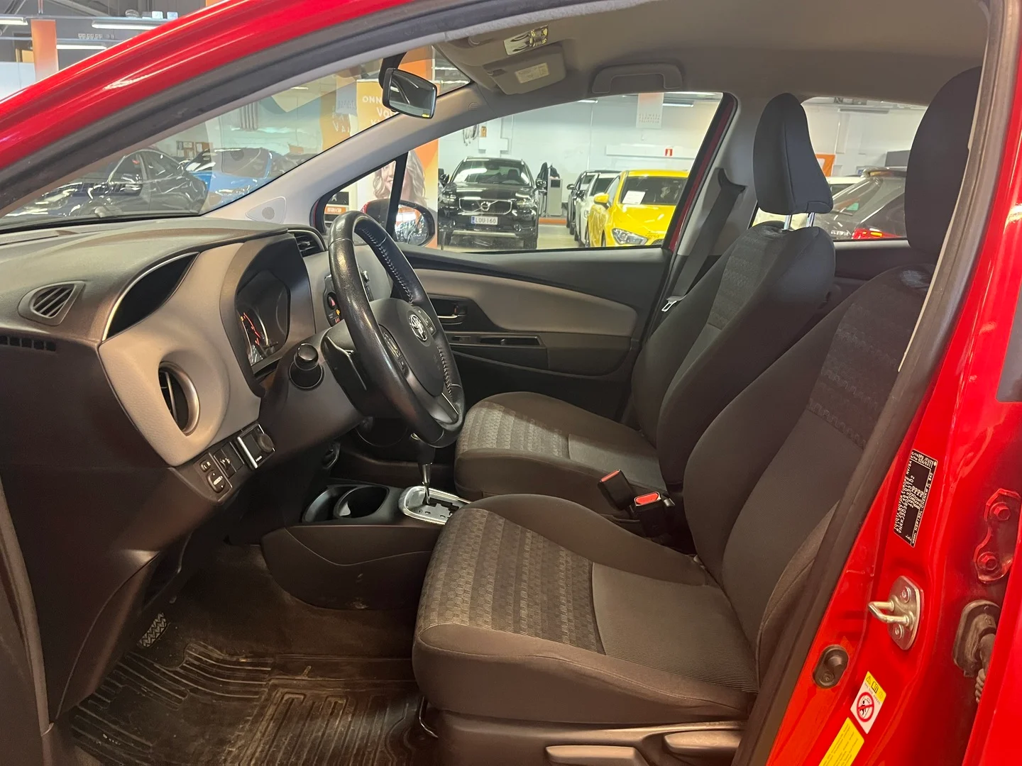 Car Image - 2RhFTyKvck0htndOZFfOia