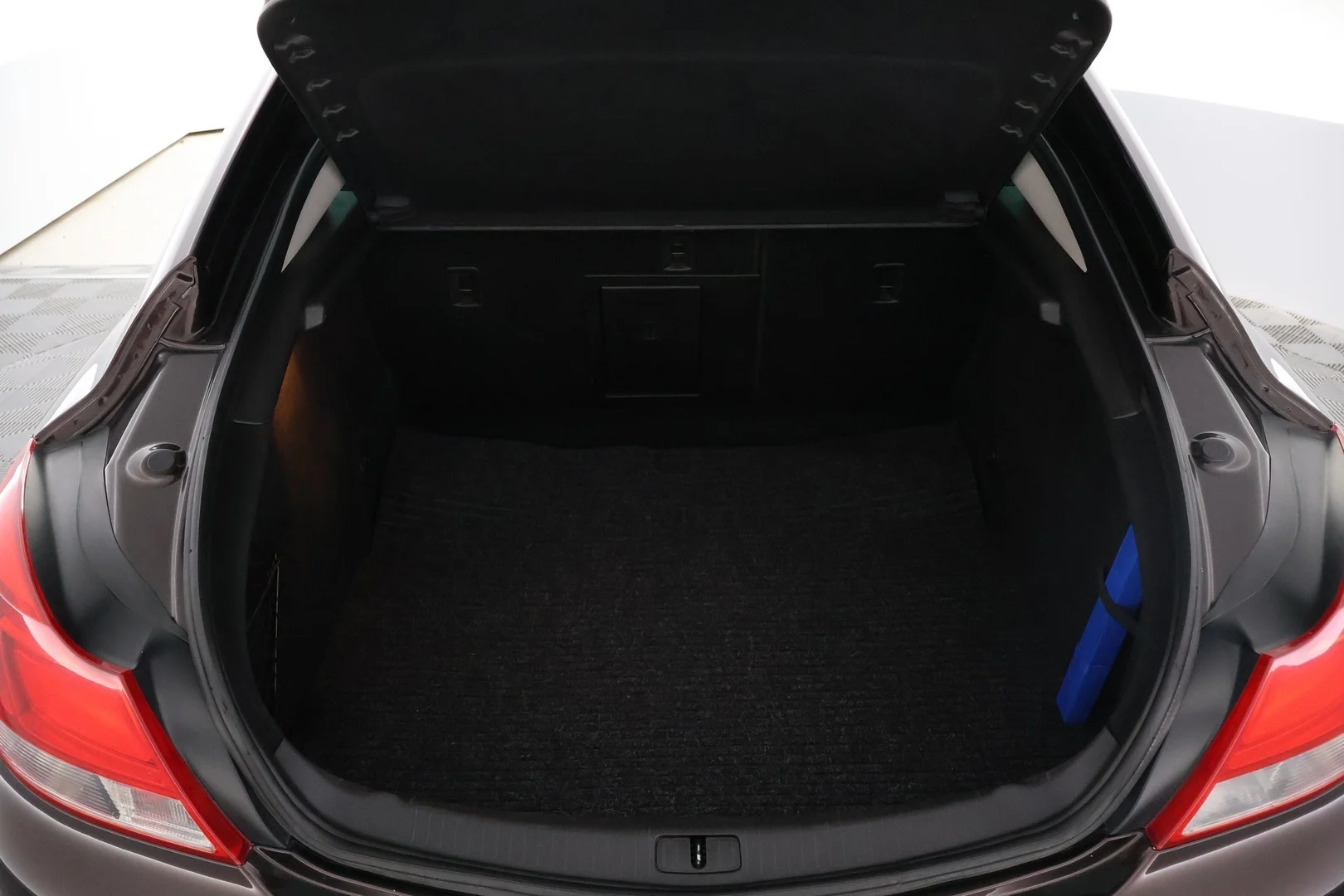 Car Image - 7M30uz5VMaQwCUXyxviDm8