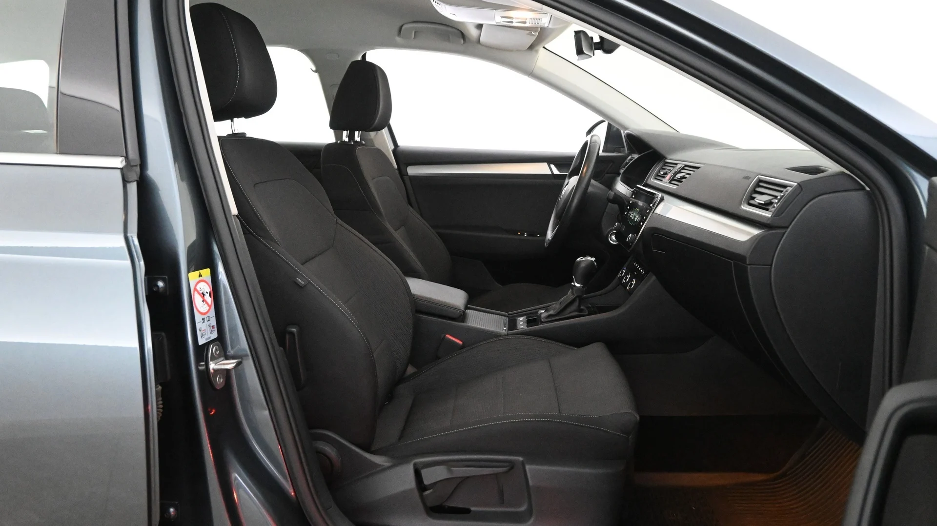Car Image - 709nkKHEbZGVKl0Y81vyII