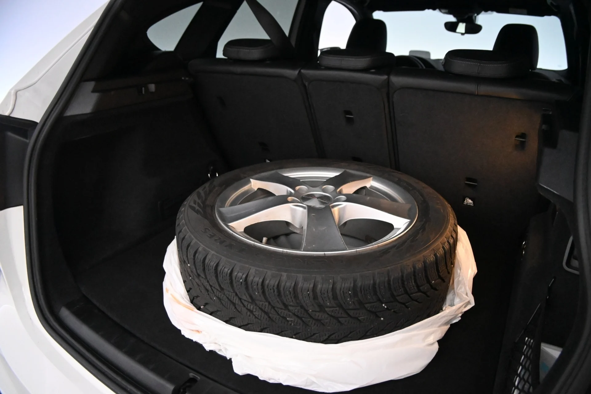 Car Image - fIZ03KGN7Mu4uGEDF4Ukw