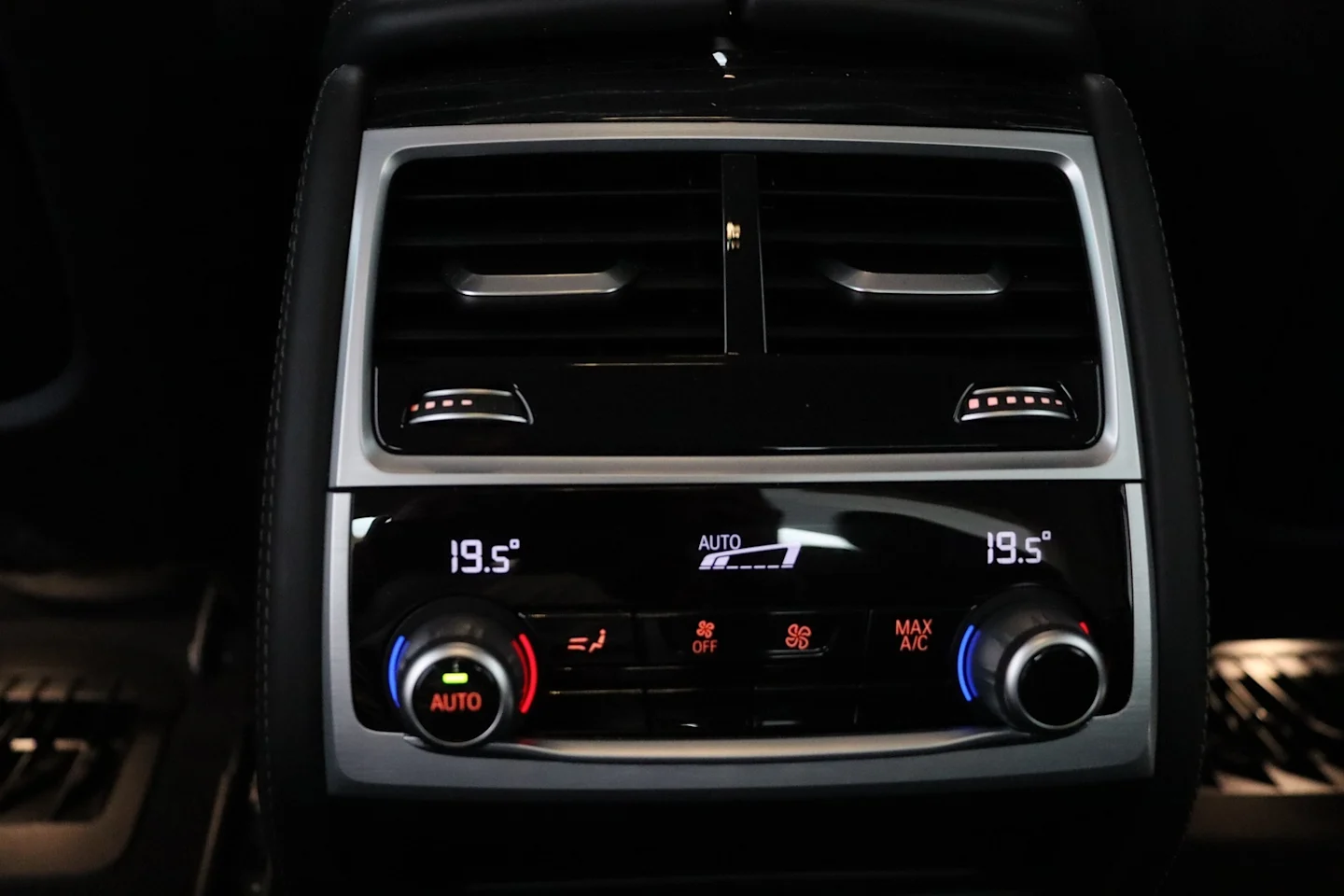 Car Image - 4n5DGxEY0OZAcxM1u6HMUb