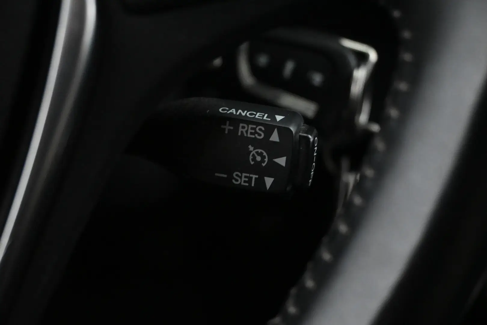 Car Image - 6FnLBNR6XSgfMiHBO61Cuh