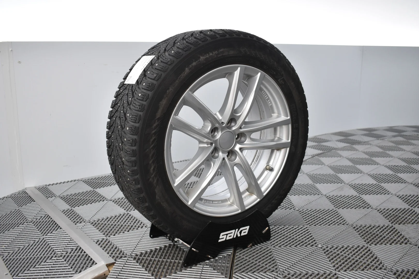 Car Image - 1irmuxXAmUYqIomKOKQ90z