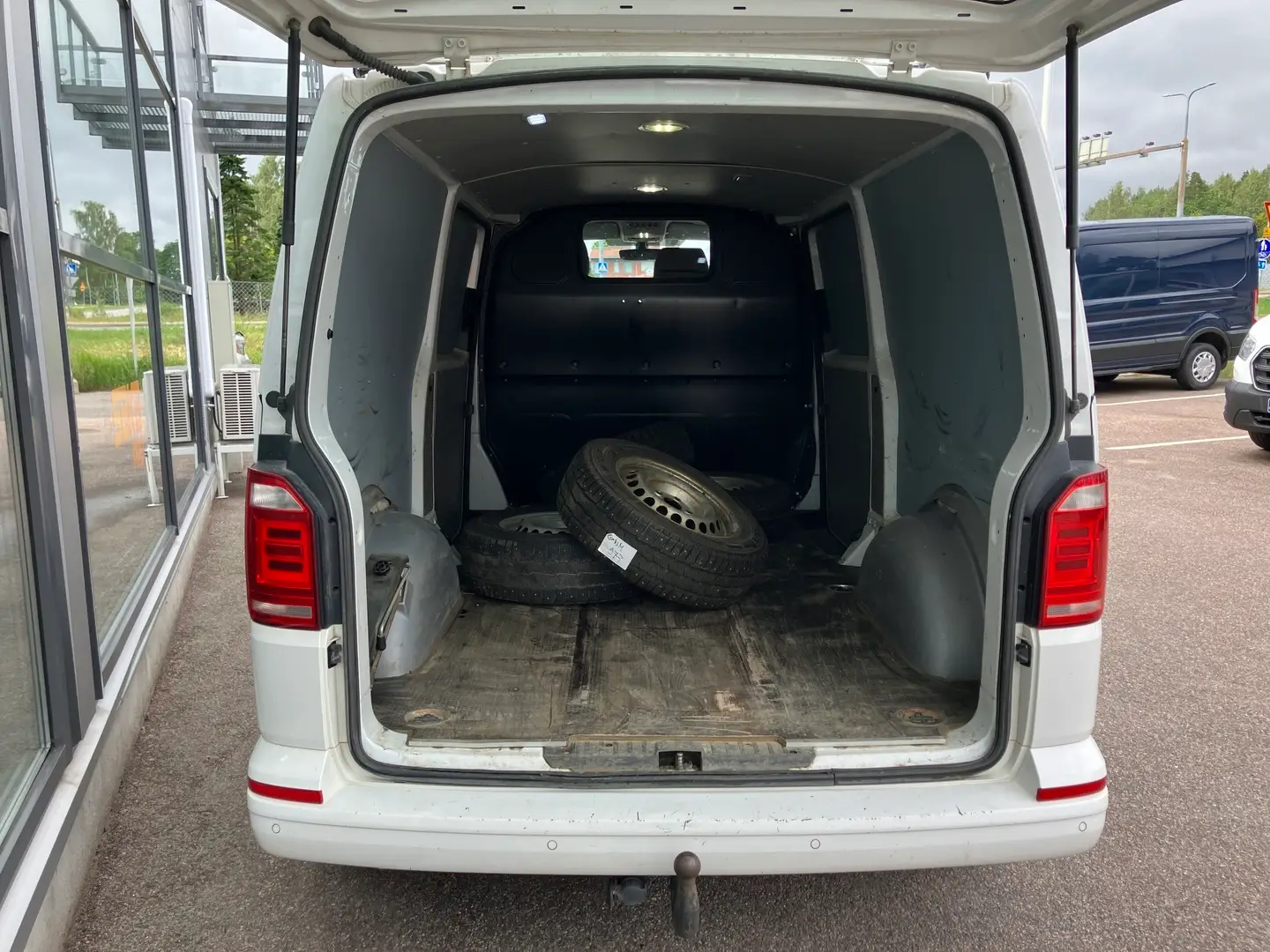 Car Image - 6it8i0ytXrQweLGH8gWAhu