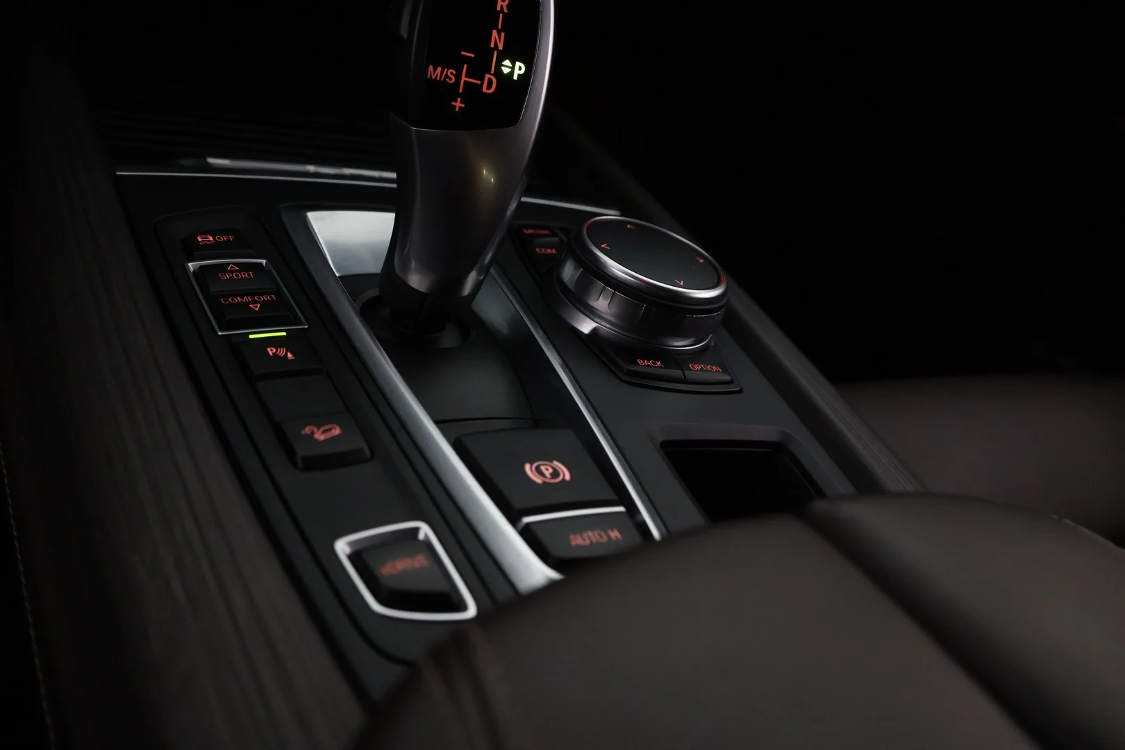 Car Image - 5b6iIfta3ysmhwkKdyELAI