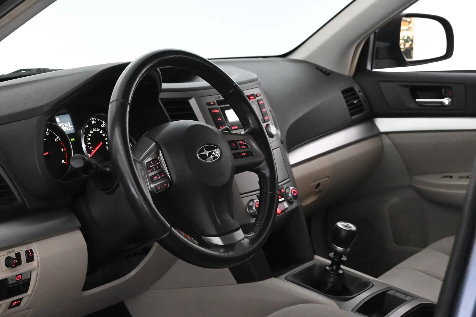 Car Image - 2pQe3qPoJUUFsVYFOsAZ88