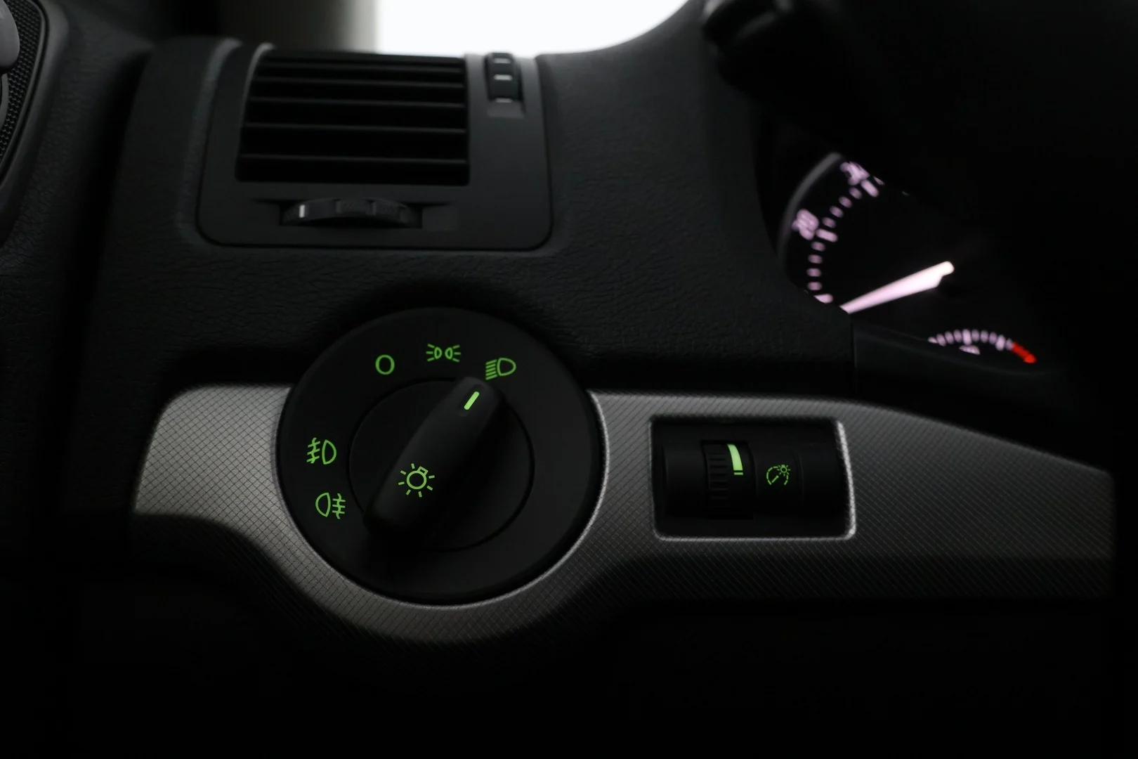 Car Image - 11ADJBluxRuiZcgCdOpdKH