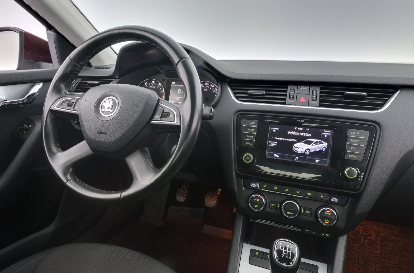 Car Image - UpwIIxLX0zZ3xnAeYUKkP