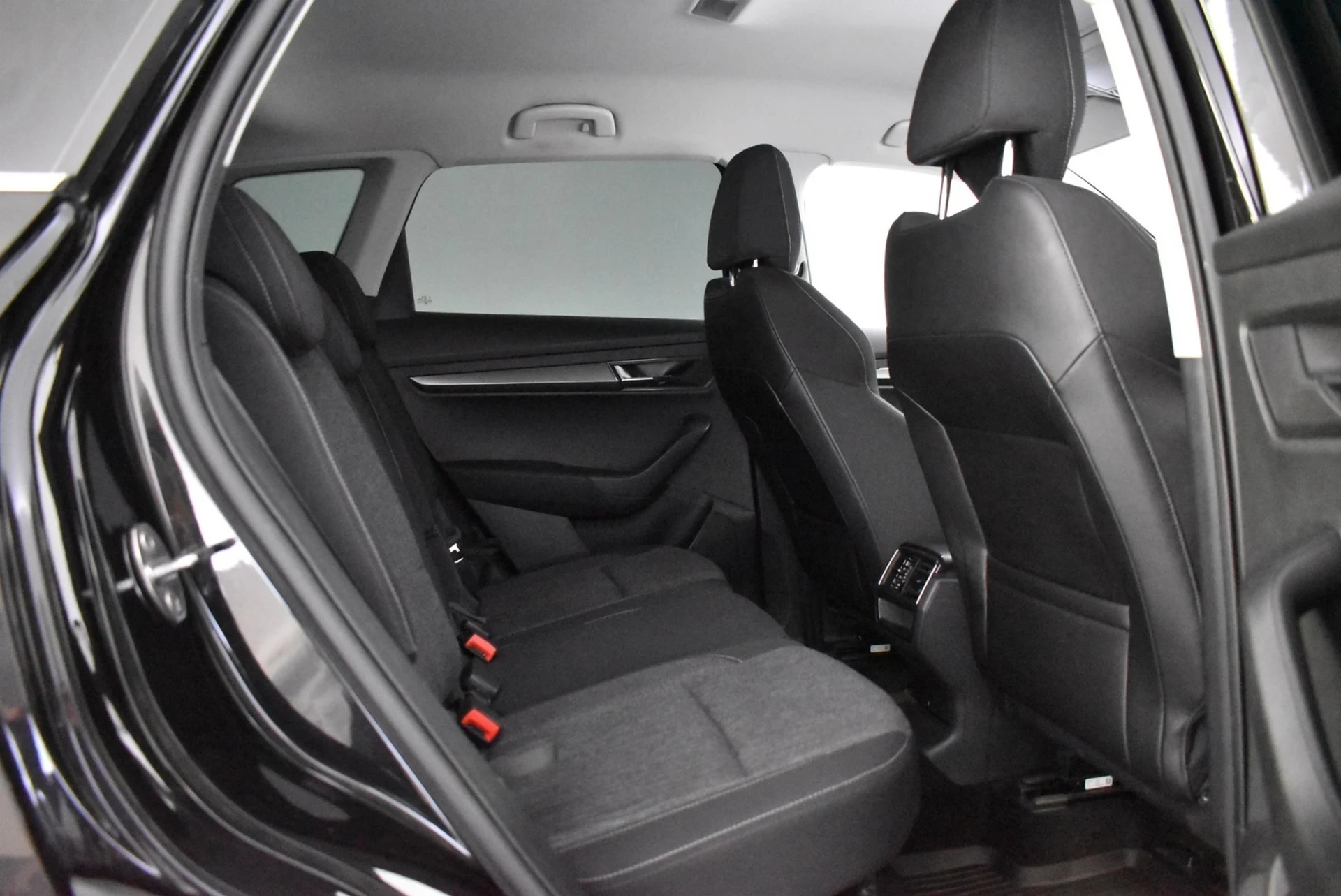 Car Image - 4fVA6CMjUAcXukUueOYxiB