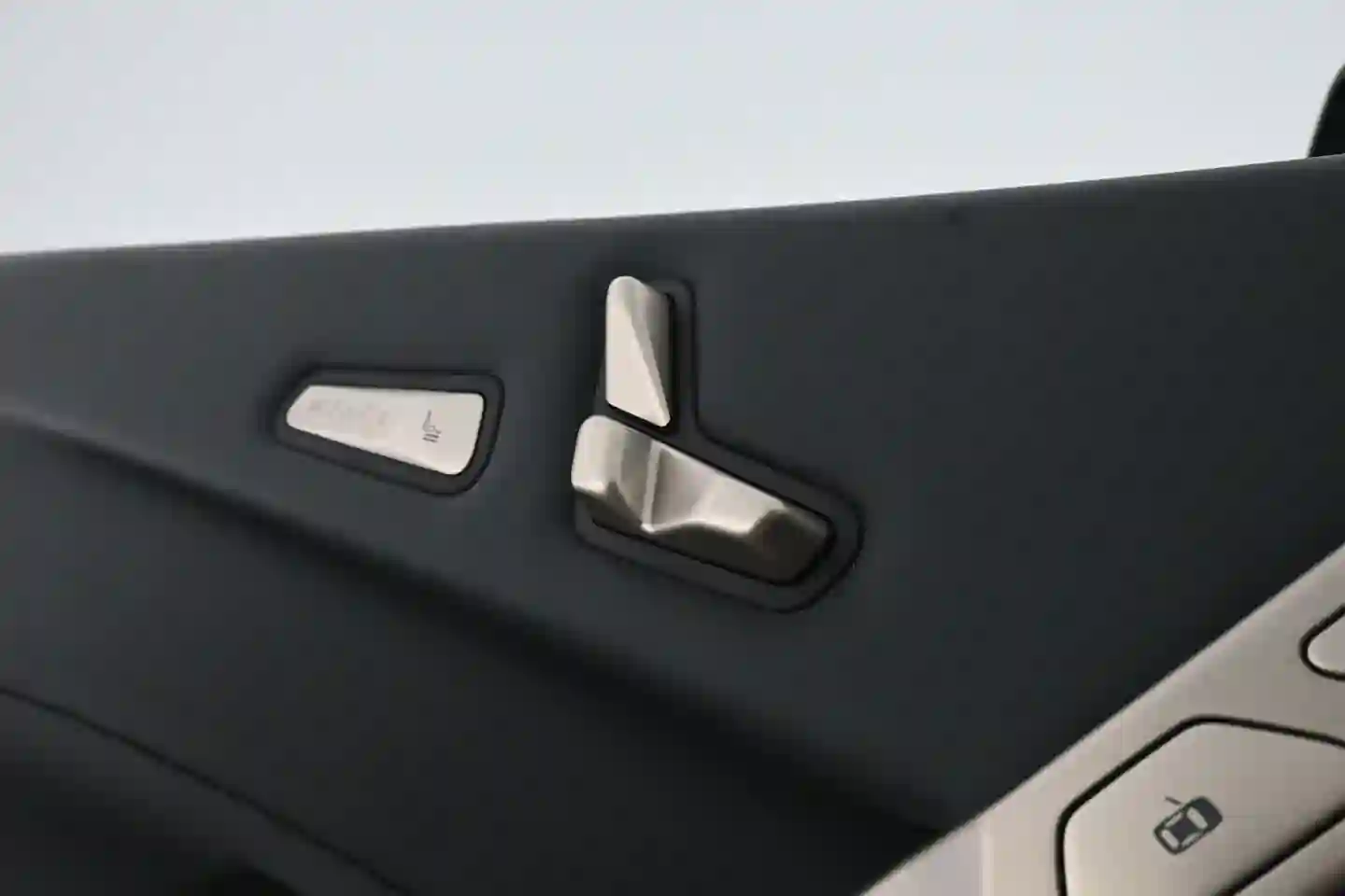 Car Image - 4K6Hz0TvUQsxtr35OYwuH7