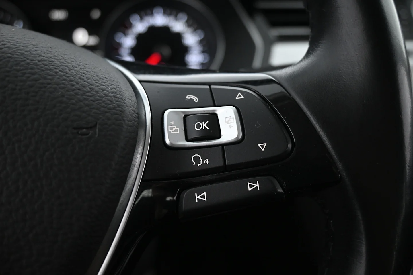 Car Image - 5Lk8D5xxhj55Hk9PhJi8Sb