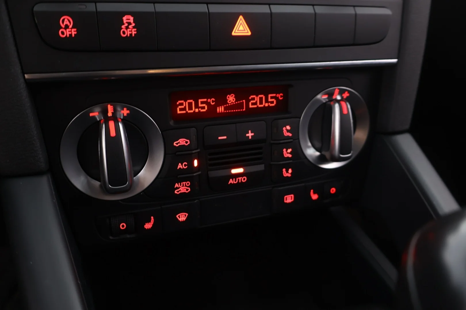 Car Image - NEL7RbseZkIkqJ1uTL9GF