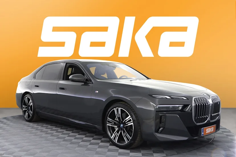 BMW i7
