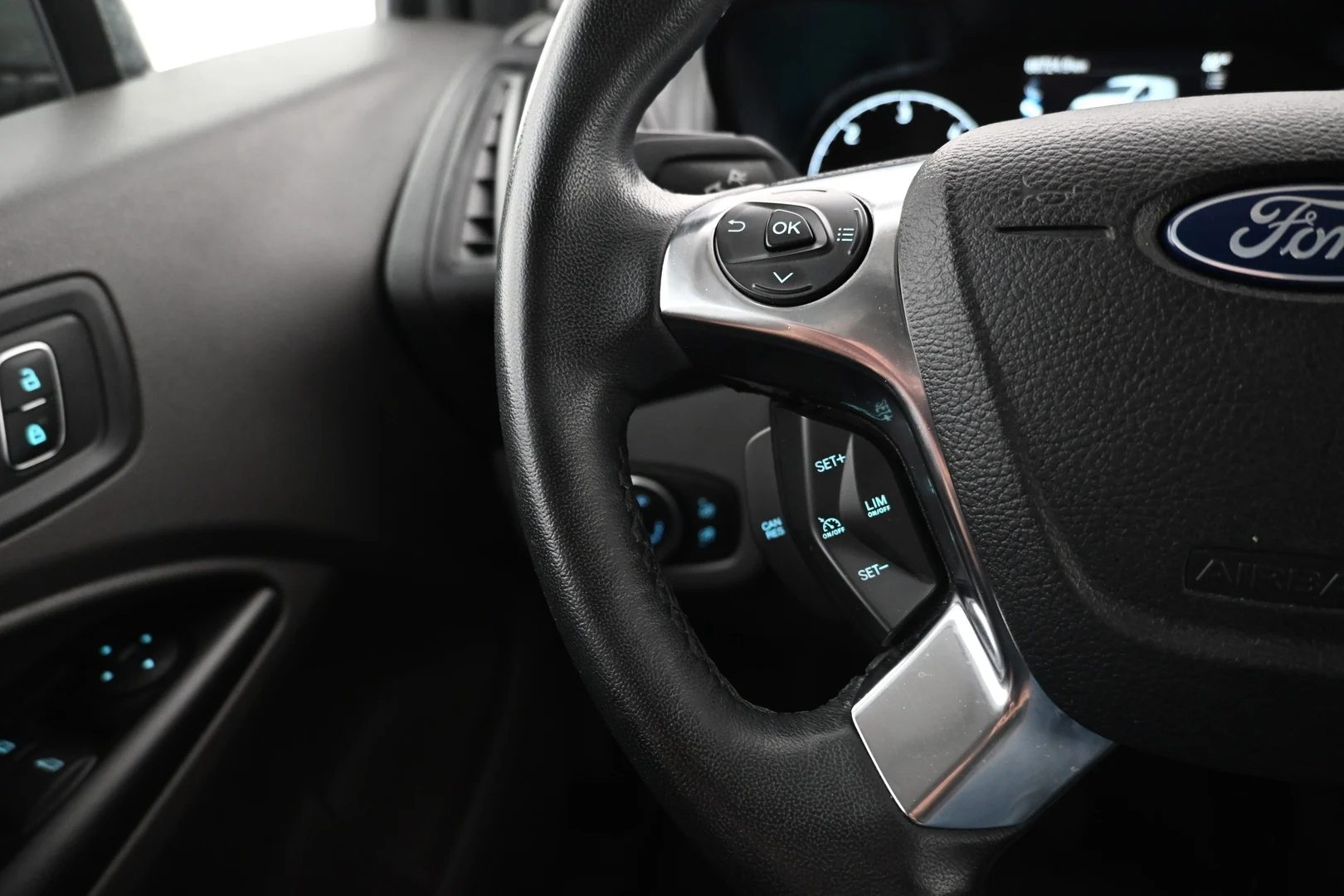 Car Image - UTRsnntOquSmOyDcFbVn8