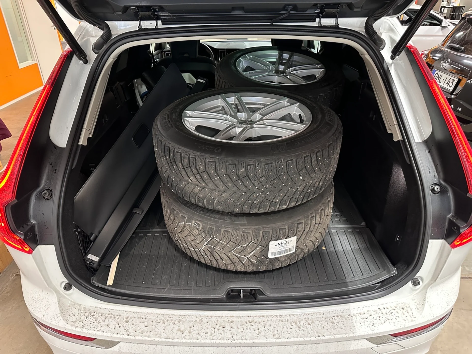 Car Image - 7f7fG36XBUVB0c2nIvSx0F