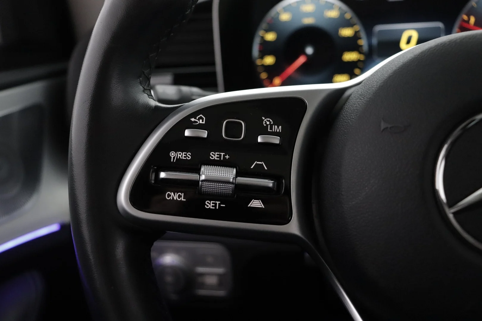 Car Image - 1Tg51fZGVsN8Hs3No6SxL2