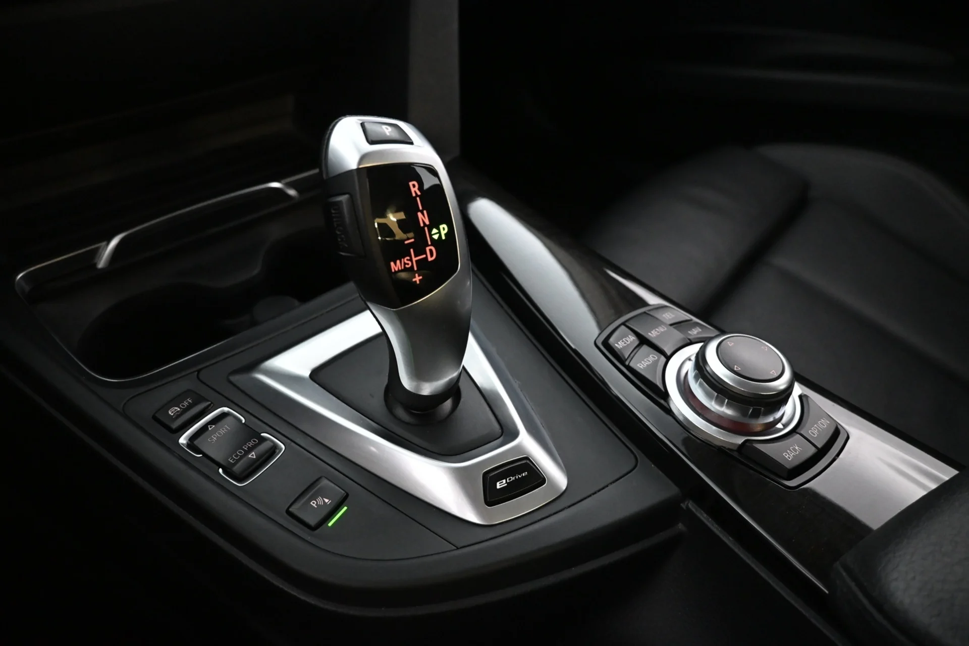 Car Image - 15JcEBgWUlgB0Wd8dvw92F