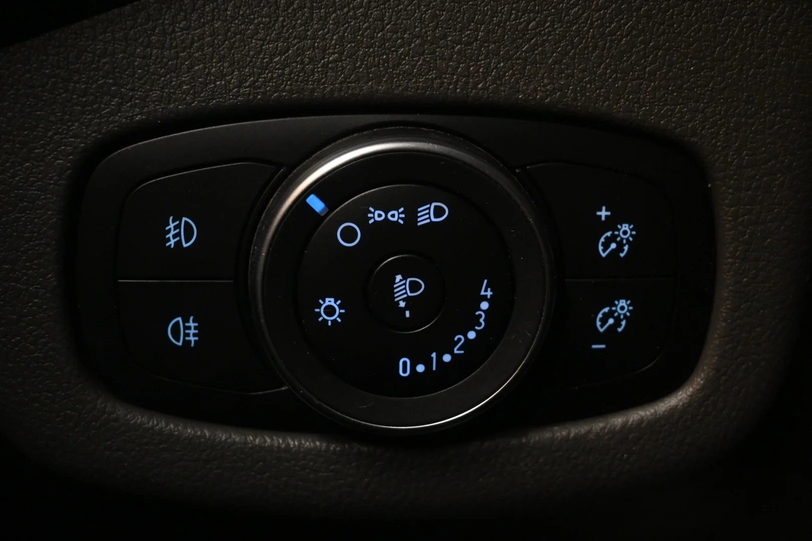 Car Image - 6PvnUNfe8eeQLiTx6JVkYm