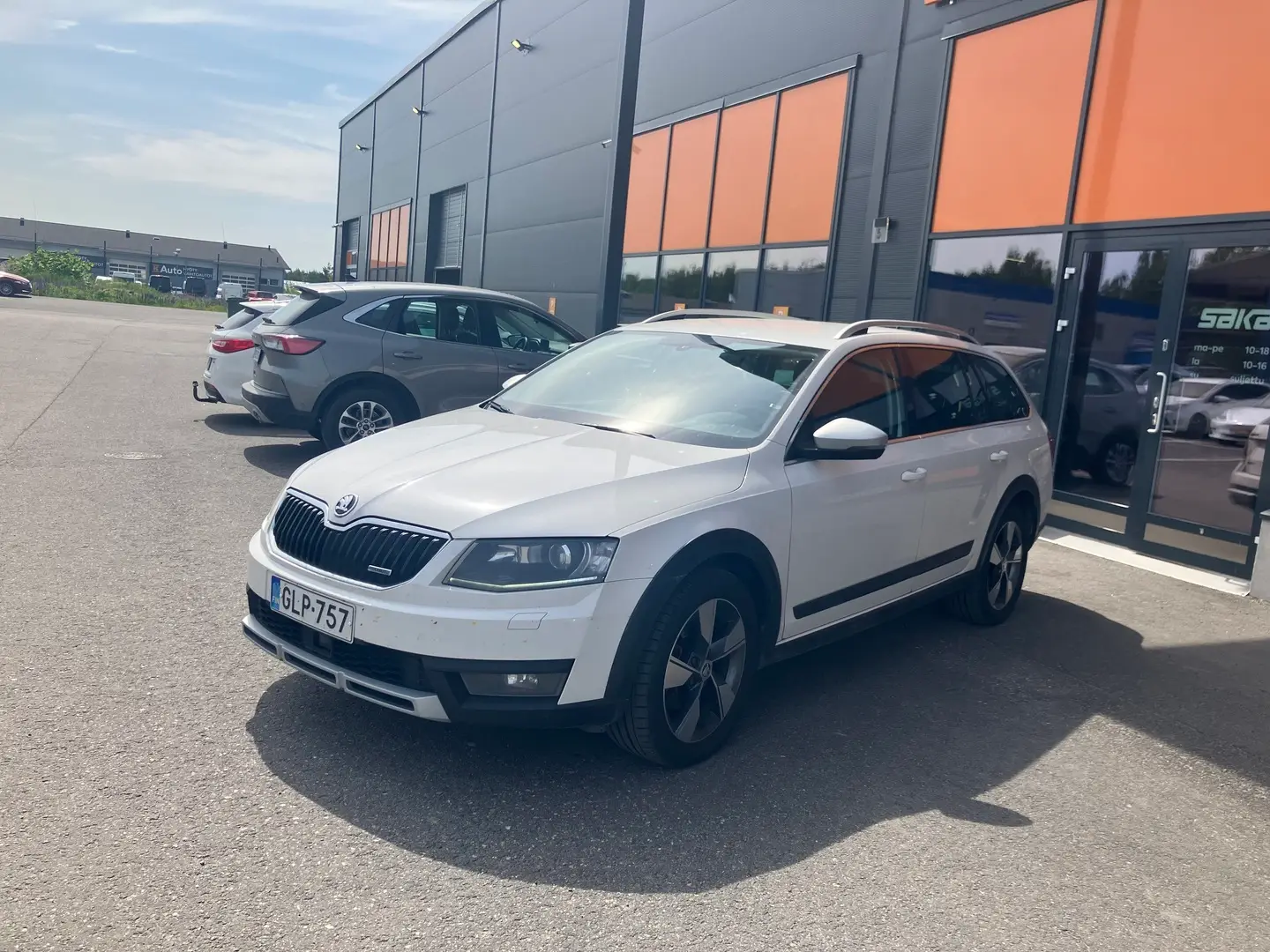 Car Image - tZbT2KNETdIpwKTAJeBN8