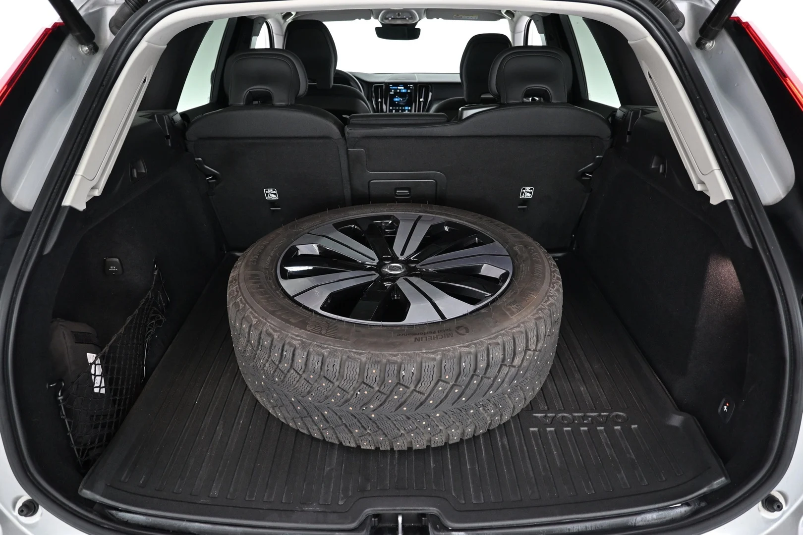 Car Image - 2LfR6zOaBFBB1vElCHYhcW