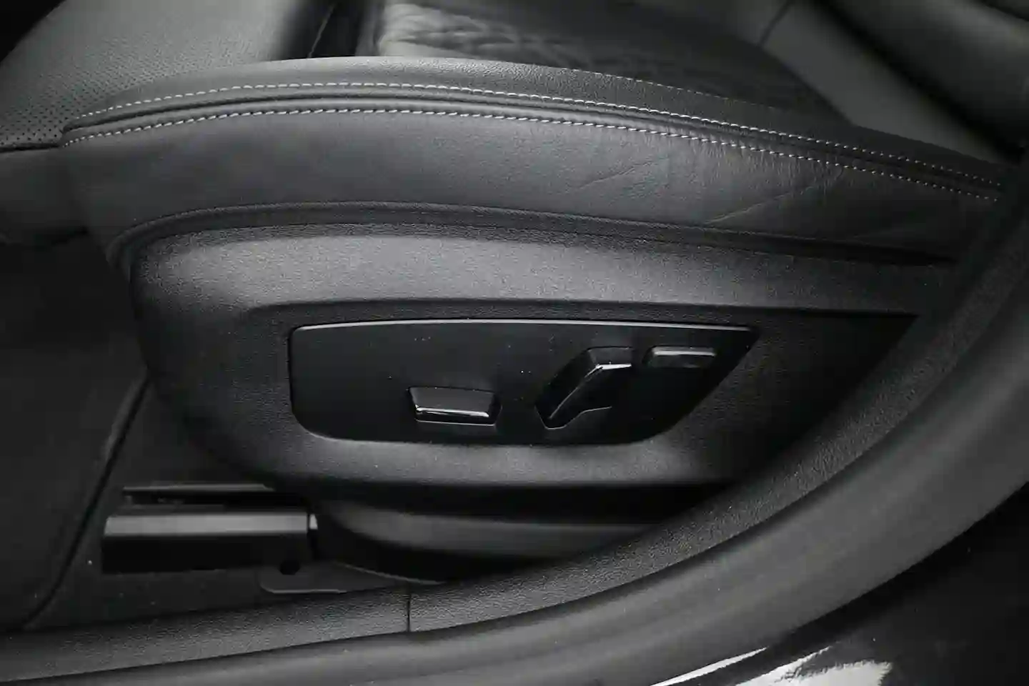 Car Image - 4CFbsftWQ6f1ESiVdTc7f
