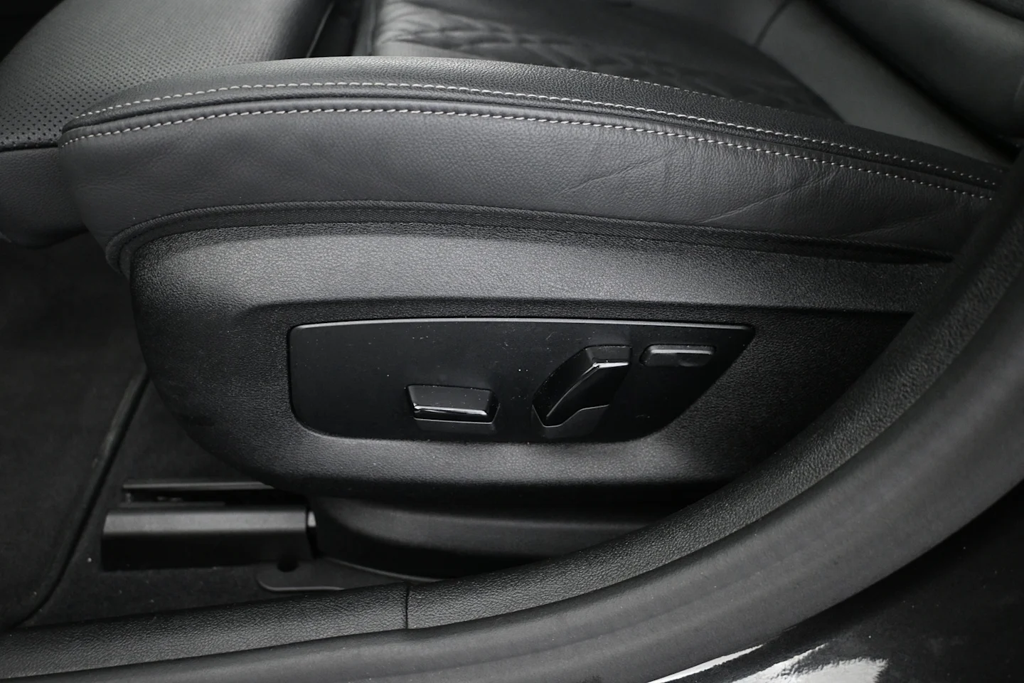 Car Image - 4CFbsftWQ6f1ESiVdTc7f