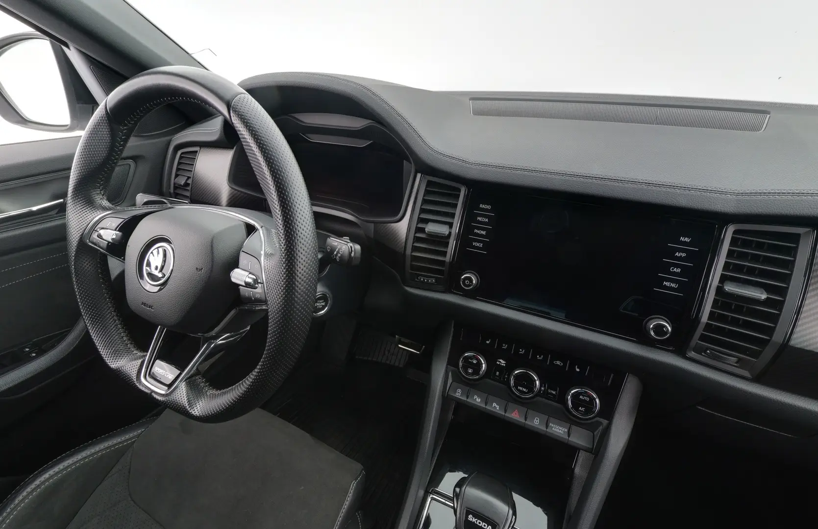 Car Image - 5Q7TPXnHgjJXTB5Whzotox