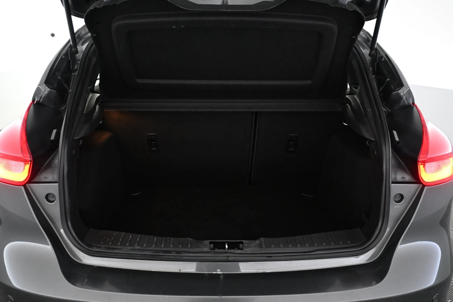 Car Image - 6spgWN9pNDlb2Dg2dOwRM7