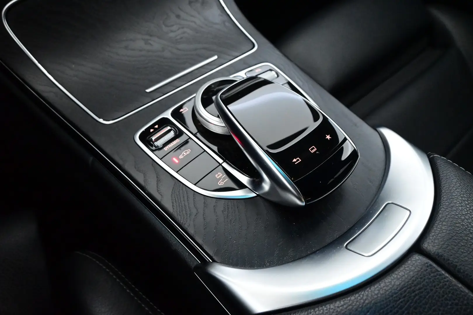 Car Image - 3Q1cmYW1wquo21rty4CEox