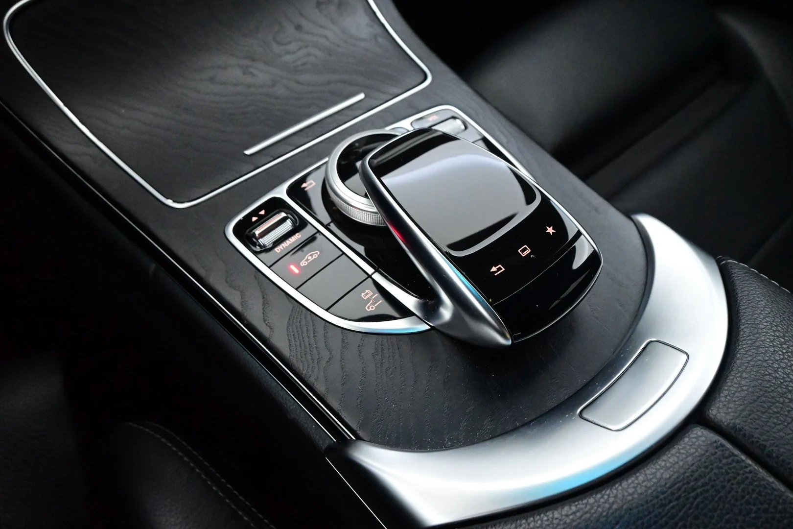 Car Image - 3Q1cmYW1wquo21rty4CEox