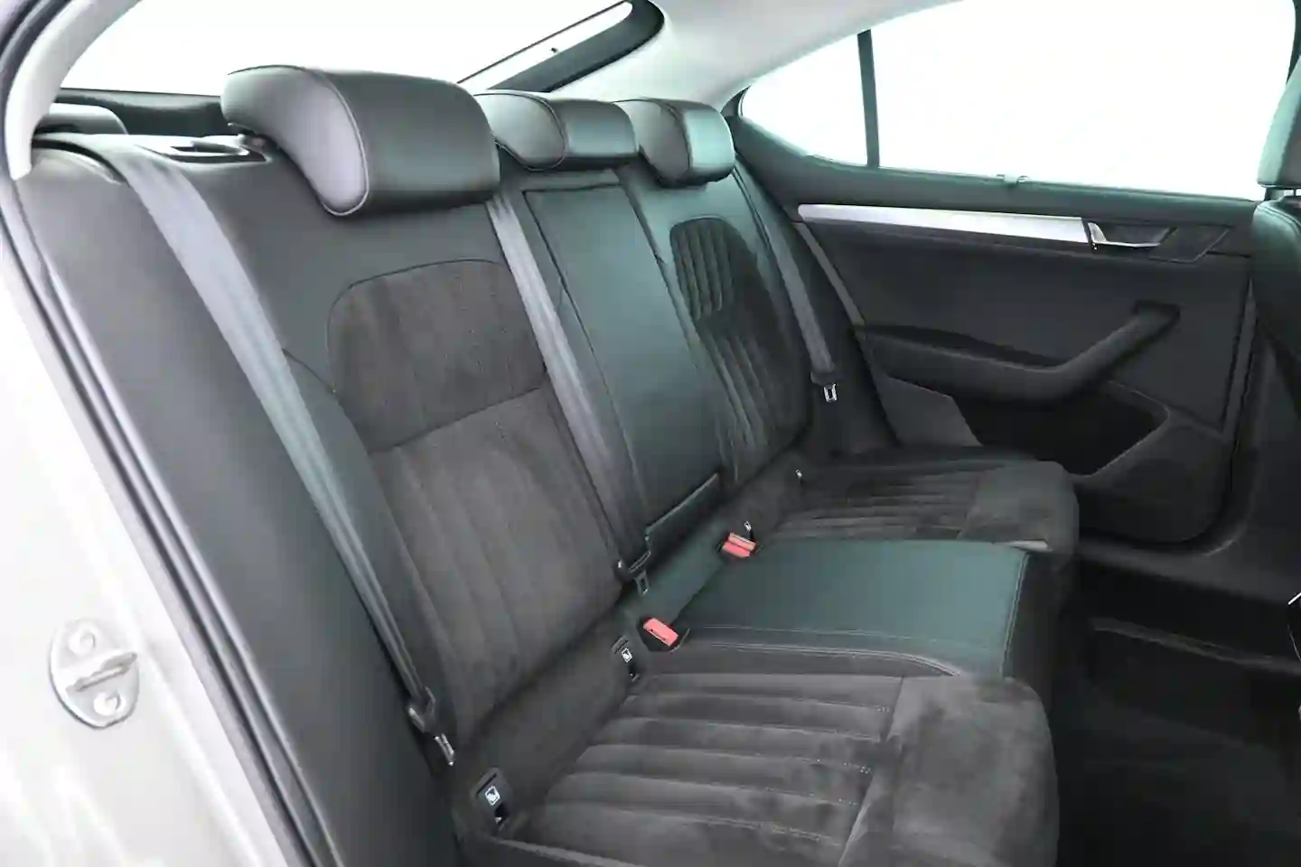 Car Image - 3rhcXen9Avu80hIdzkTKyM