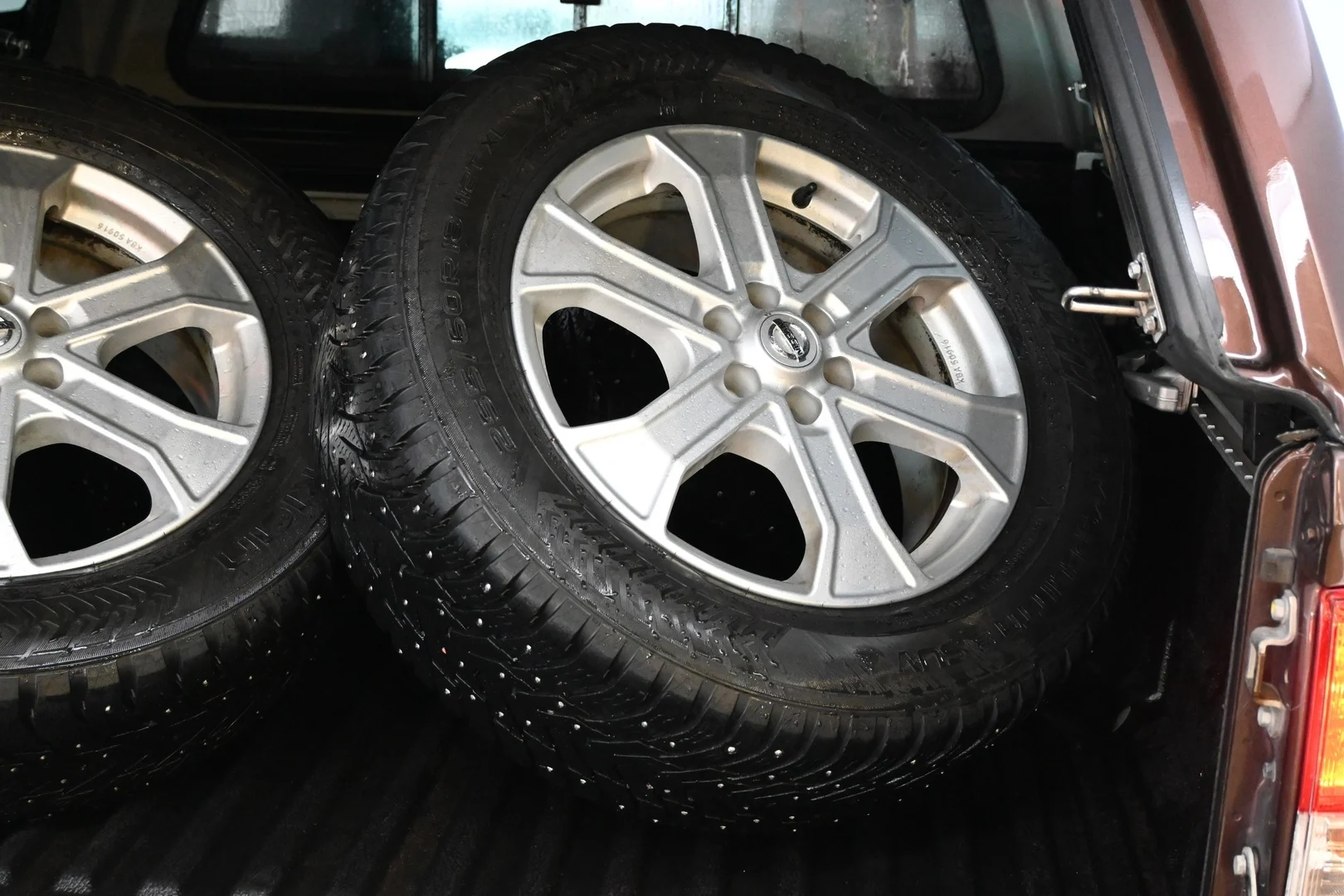 Car Image - 6PgDInTM8KHSBJ18tMQwr9