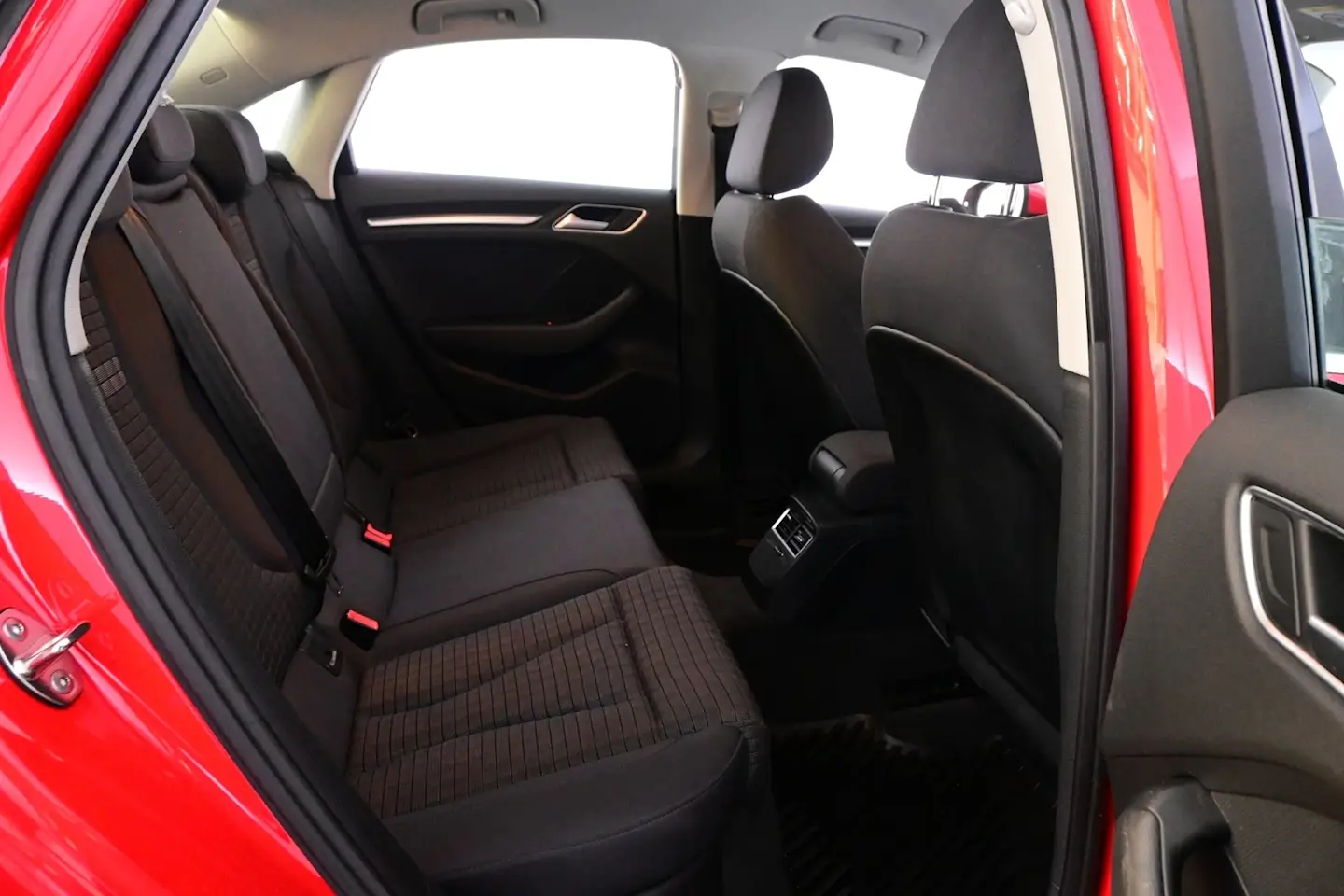 Car Image - 34mVSJTSLluSw5lxdEOEtU