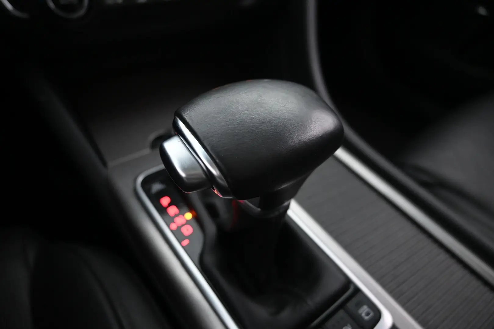 Car Image - 2iKhYbbW1Hu2n5Qz9ydLwJ