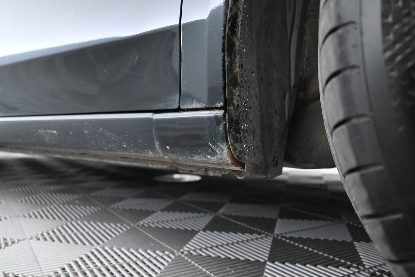 Car Image - 1eaCaY20Fm7yLA5C3eZwJQ