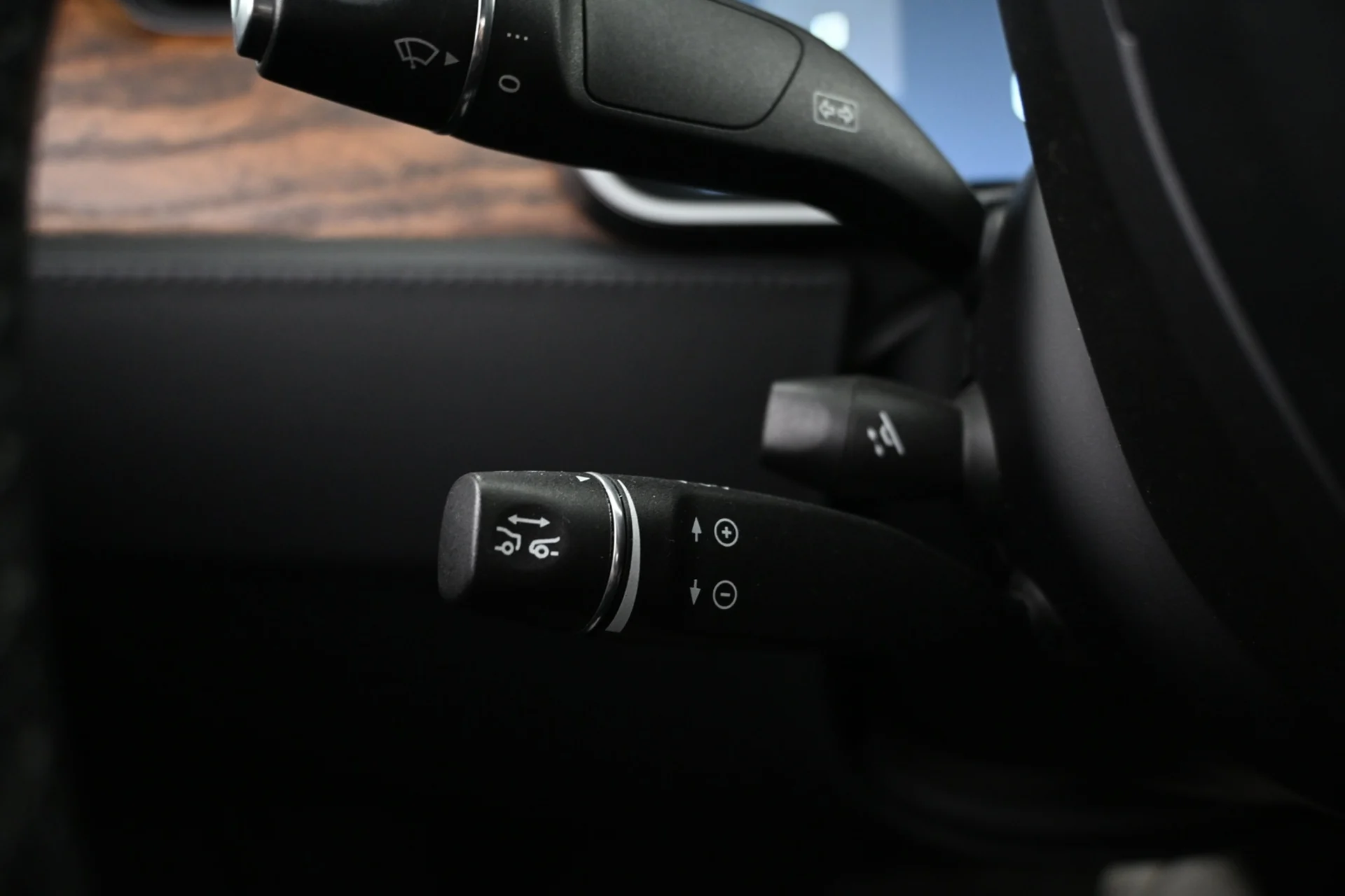 Car Image - 5cQairETYIZWlJEOhQvyuk