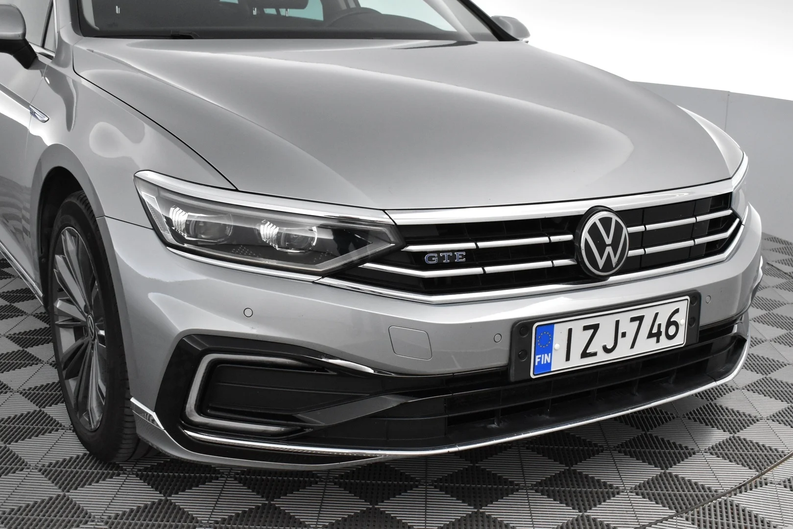 Car Image - 5Dy2IOoS73S0hmByXtOaBh