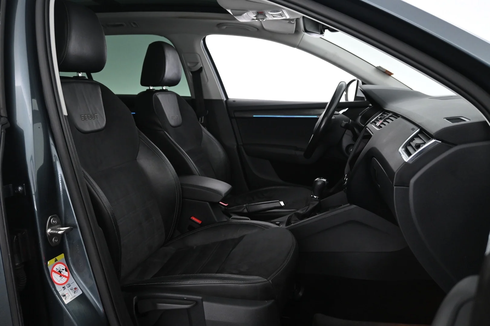 Car Image - 552fj31BgkCTAnbAlvfQiH