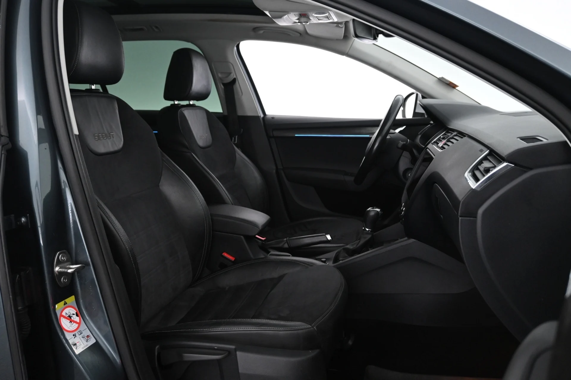 Car Image - 552fj31BgkCTAnbAlvfQiH