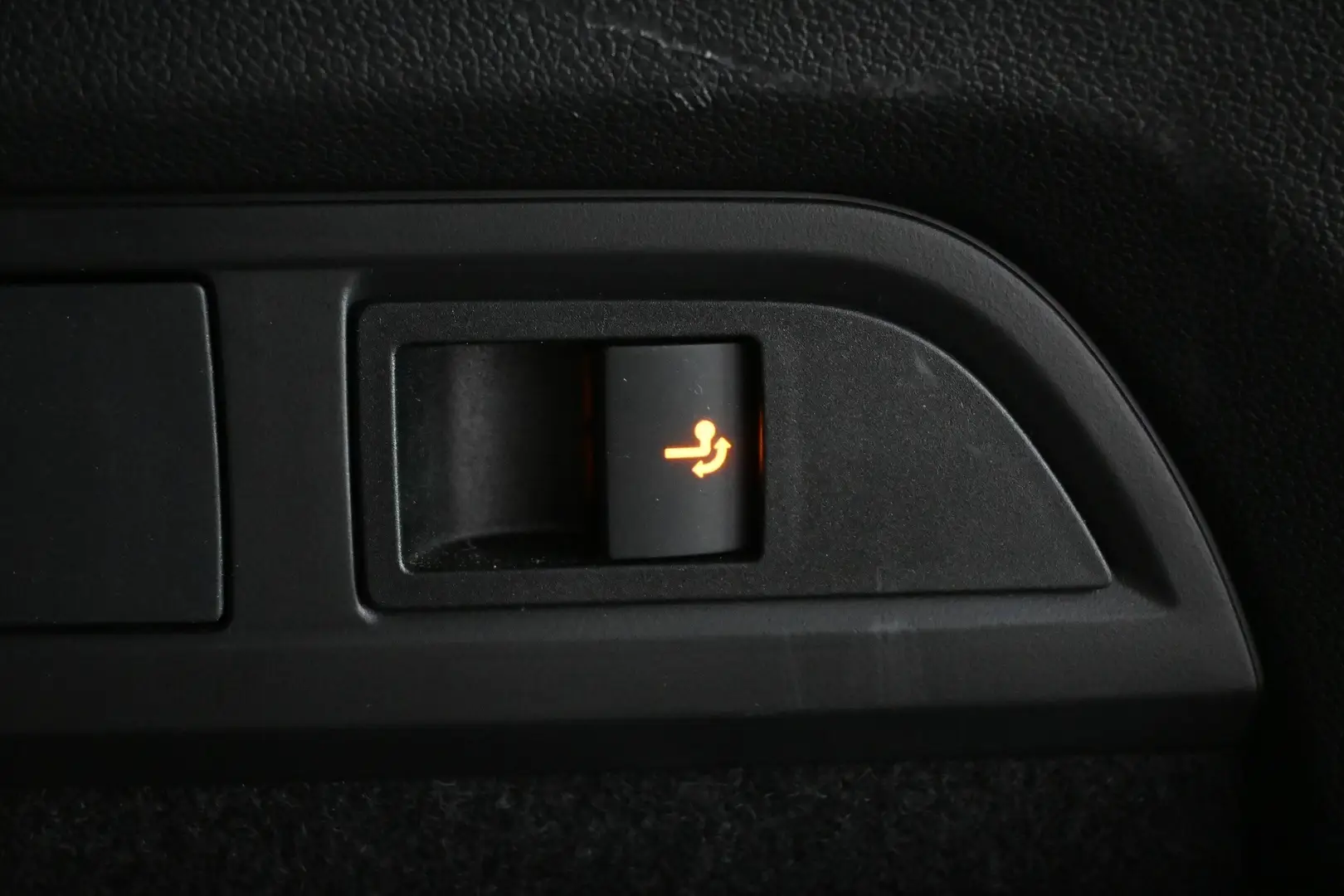 Car Image - 7kjUt2NC4uEfZcjCPu6rhK