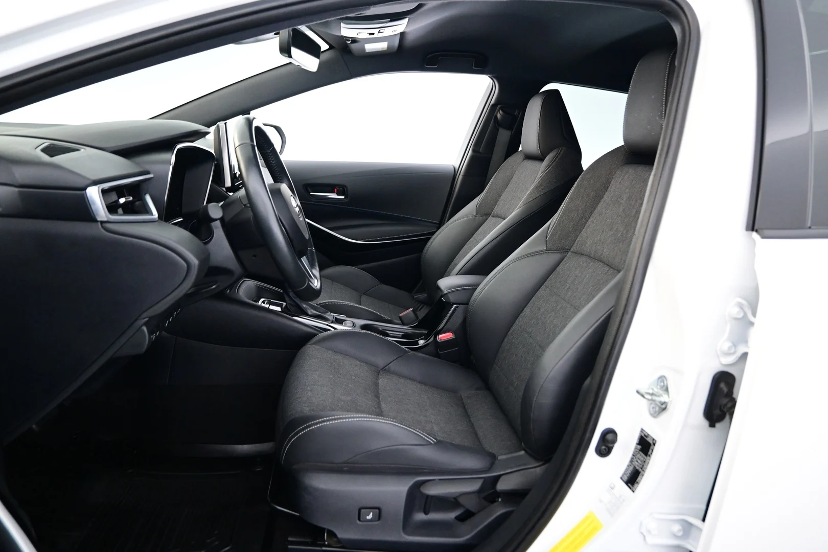 Car Image - 1JRCd2ADovfAvXeYKz44gE