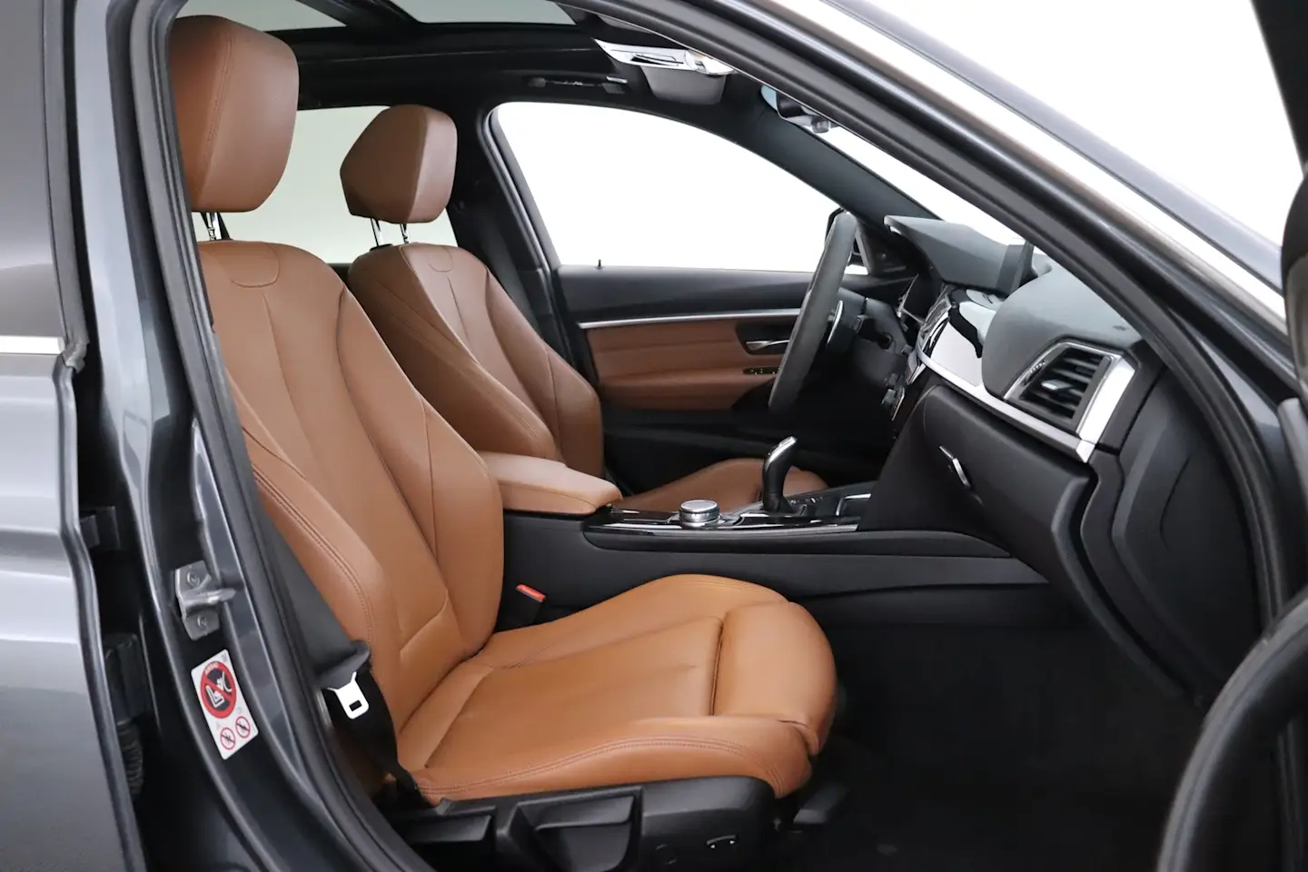 Car Image - fmveSAFGcsn2aER0WPS6m