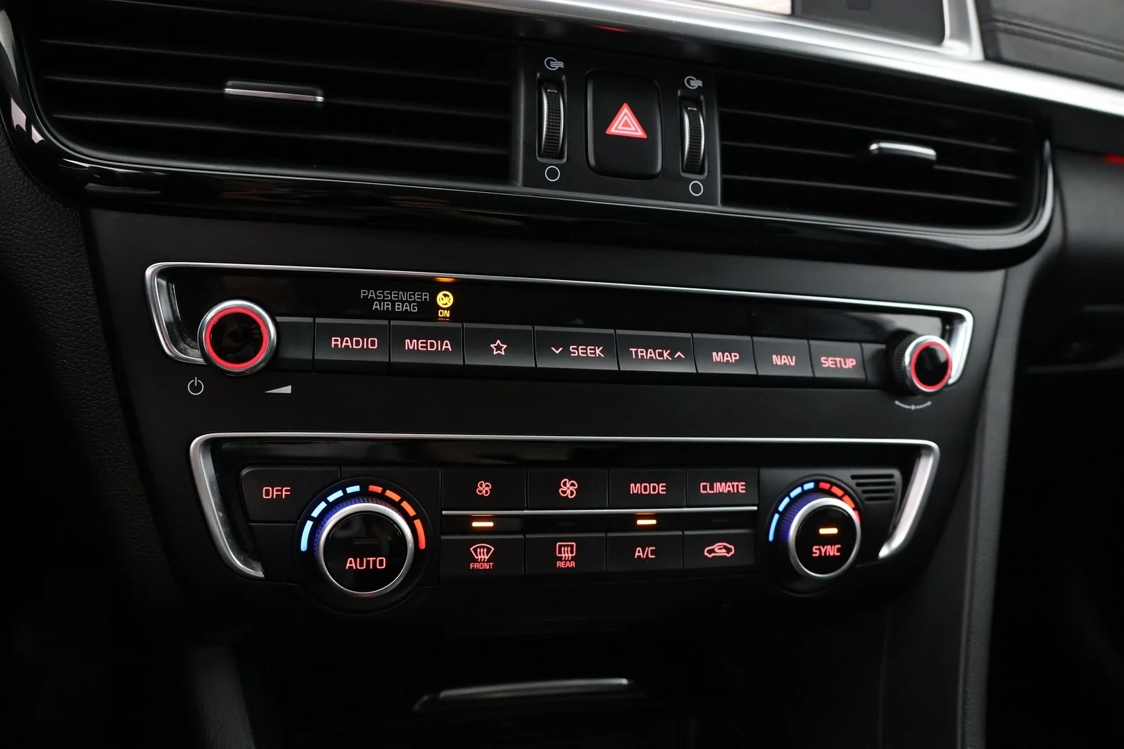 Car Image - 5LFgg4XcrJCVhBC29cRL5I